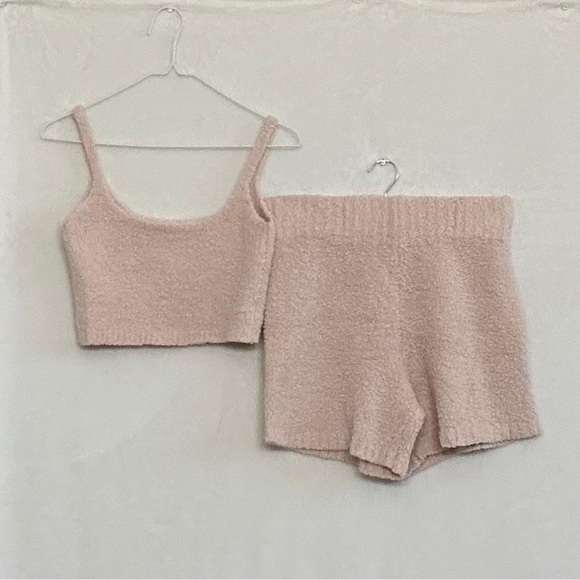 Skims - Picture 2 of 2